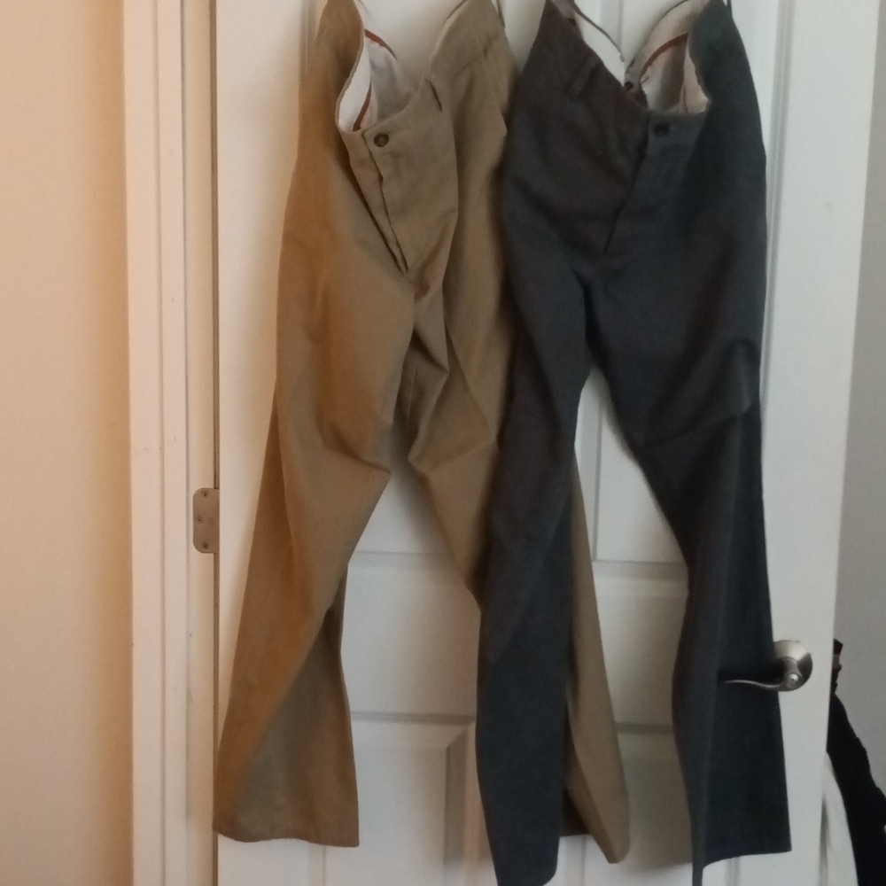 2 pairs Docker's khakis size 36